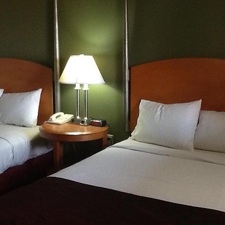 Charleston Eagle Inn الغرفة الصورة
